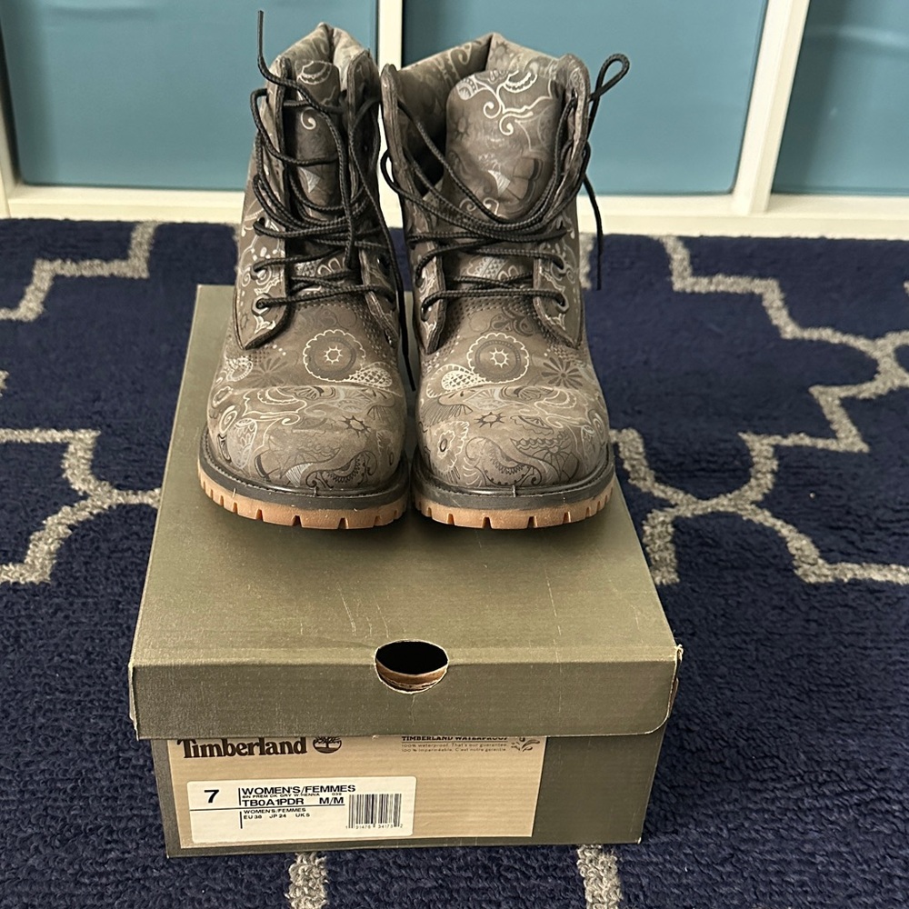 Timberland Women's Gray Patterned Boots - image 1